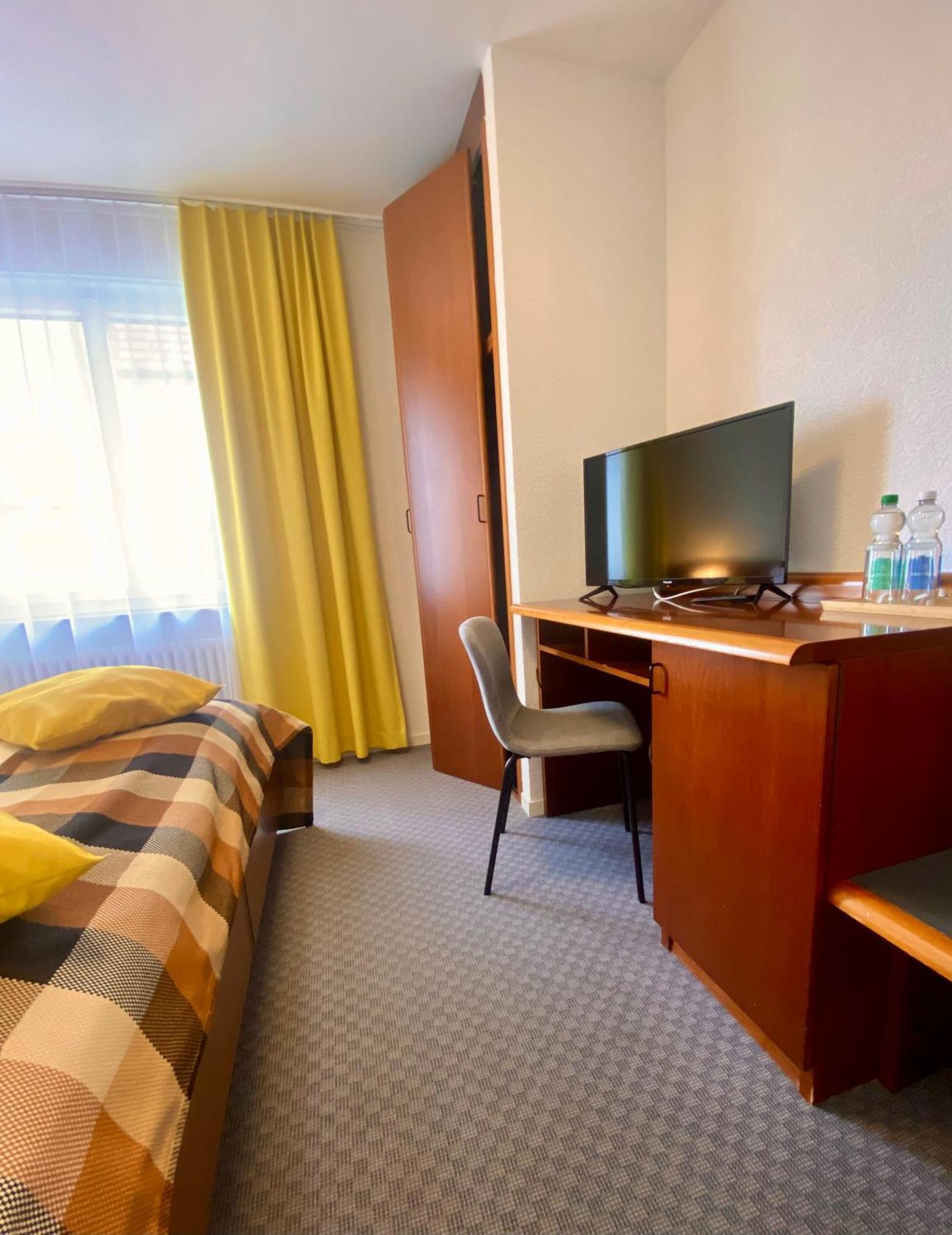 Zum Roten Loewen Mini-hôtel Hildisrieden